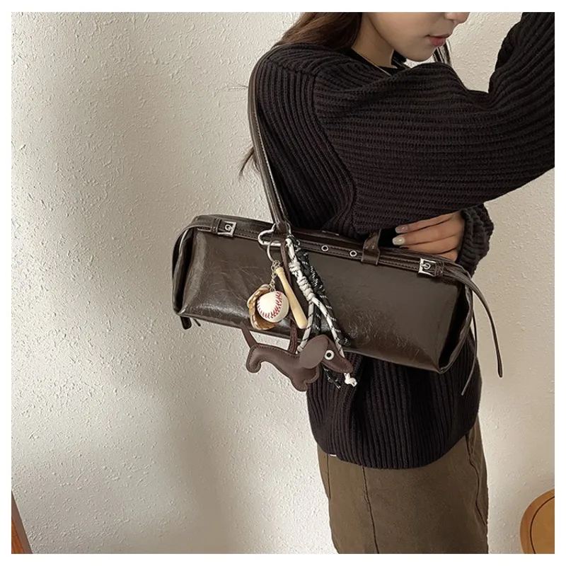 

Autumn and Winter New Niche Shoulder Bag PU Middle Ancient Casual Underarm Handbag Long Handle Briefcase