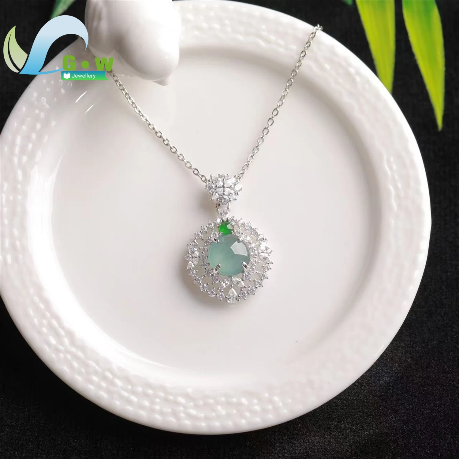 Natural High Ice Lake Green Guatemalan Jadeite Cabochon Pendant Halo Setting Chain Necklace Women's Daily Classic Jewelry Gift