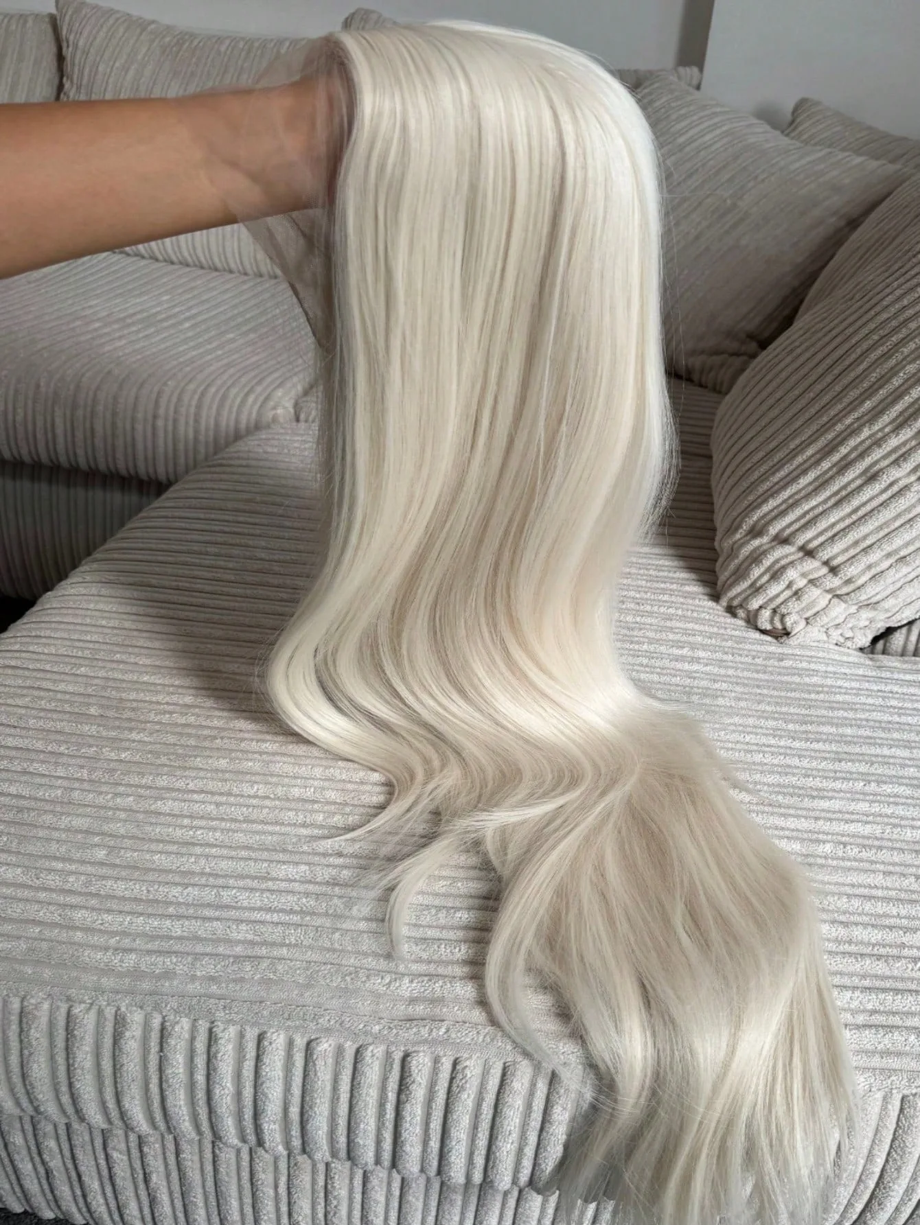 

Белый парик с кружевной передней частью, длинные волнистые волосы, синтетические, для повседневной носки, цвет пепельный платинум, 13x4 HD, без клея, термостойкое волокно, для женщин