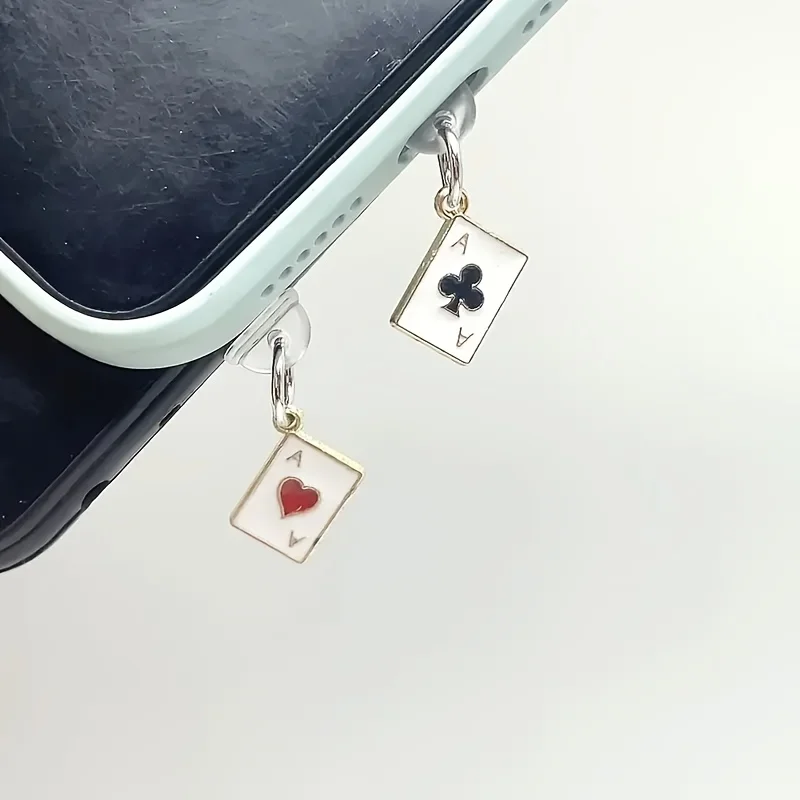 Bouchon anti-poussière de téléphone en forme de A de poker créatif, pendentif élégant de jeu de cartes à jouer en forme de A, petit cadeau de décoration de téléphone, cadeau pour les amateurs de poker