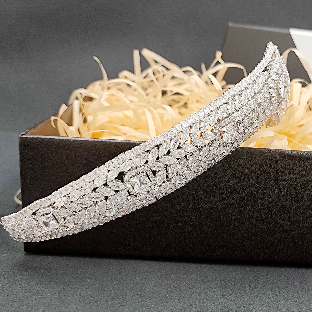 SEPBRIDALS Full 5A Zirconia Classic Wedding Tiara,Crystal Bride Tiaras for Bride,Prom,Party Head Accessories FK93750