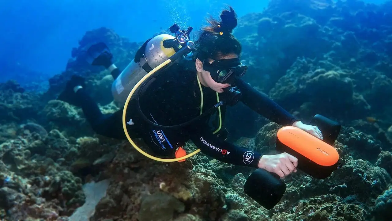 Camoro Ocean Aqua Mini Electric Jet Surfing Under Water Dive Sea Scooter For Diver Propulsion Summer Vacation Holiday Gifts - view 6