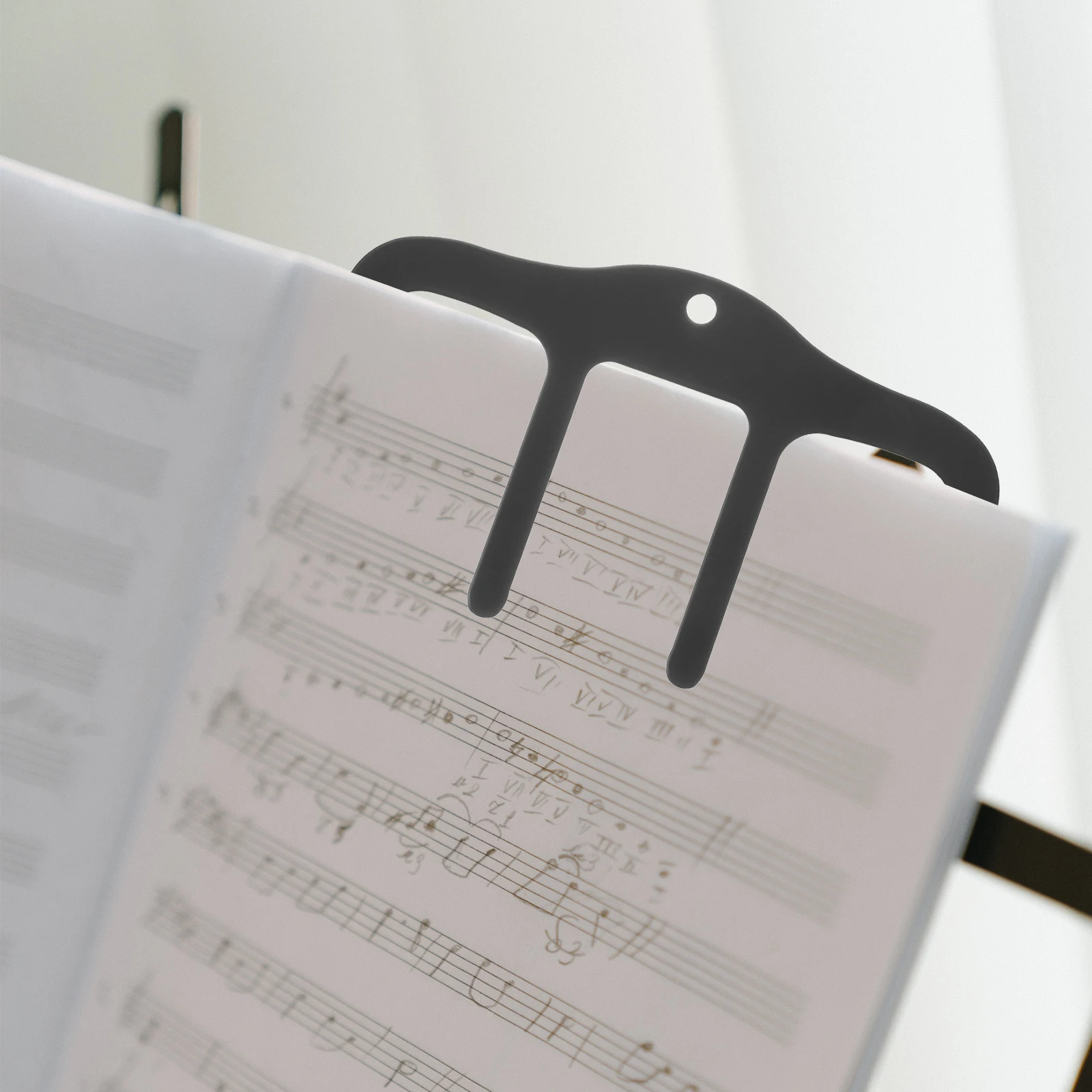 

Guitar Holder M-type Spectral Clip Music Score Paper Clips Metal Black Book Page