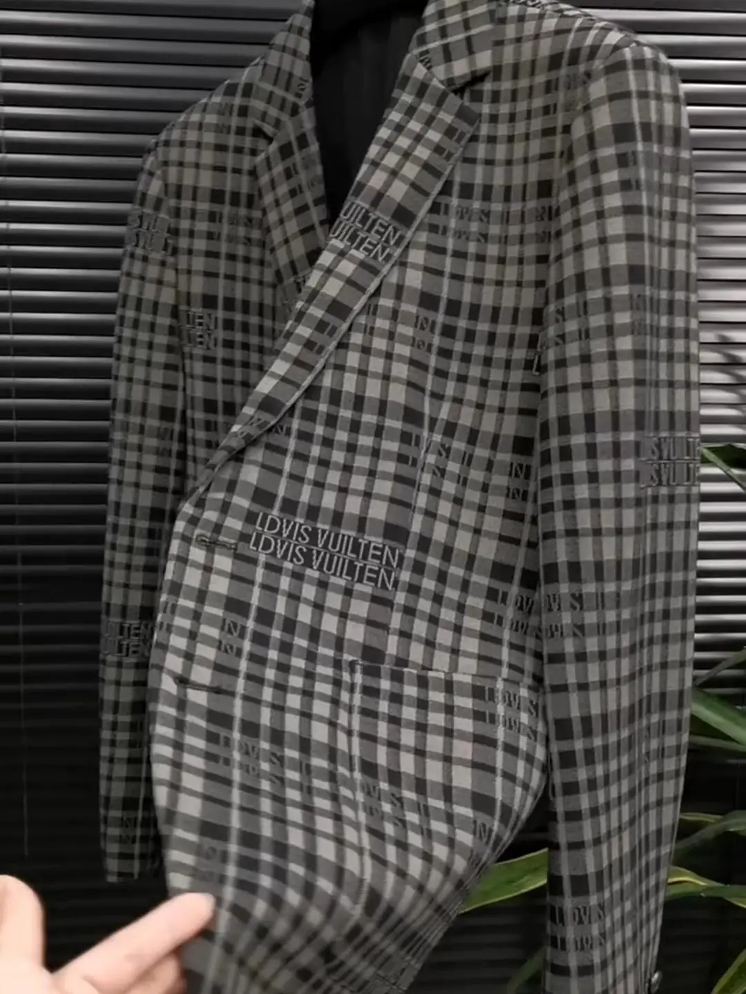 

Высококачественный мужской повседневный клетчатый костюм для весны и осени, новый городской деловой стиль, модный, с длинным рукавом, приталенный, на одной пуговице