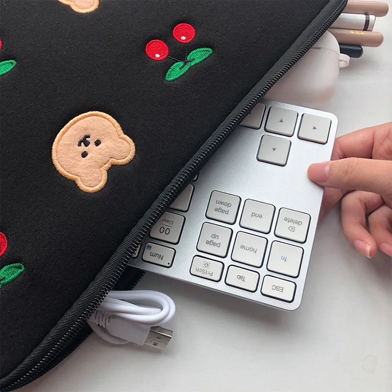 Number Pad, Aluminum USB-C Rechargeable Wireless Number Pad, External 35-Keys Portable 2.4 GHz  Keyboard for Laptop, PC Desktop