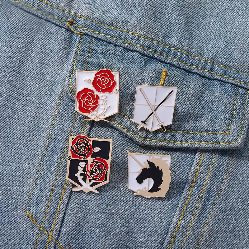 Insignias de esmalte para niños, alfileres de entrenamiento de guarnición, broches de solapa, insignia shingeki no kyojin, regalo de joyería para amigos, ataque a los Titanes