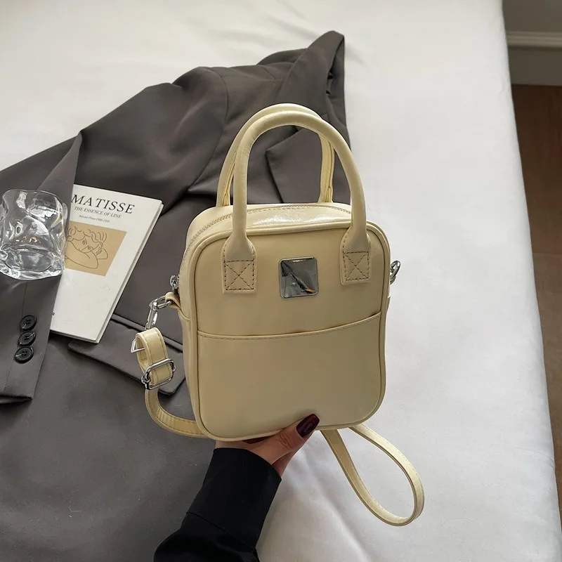 

PU Shoulder Bag New Zipper Opening Design with Adjustable Shoulder Strap Fashionable Versatile Messenger Bag