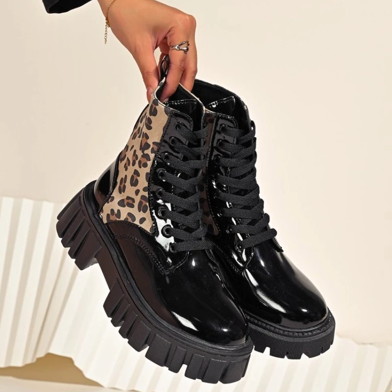 

Plus Size Women 2026 Autumn New European and American Leopard Print Lace-up Thick-soled Versatile Leather Boots 35--40
