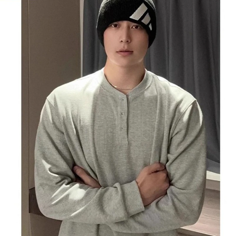 

Мужская новая рубашка с воротником-хенли на пуговицах, с длинным рукавом, вафельная, на три пуговицы, дышащая, свободная, для активного отдыха, эластичная, базовая футболка