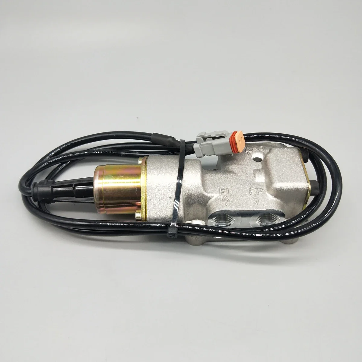 New High Quality 1370084 Solenoid Valve