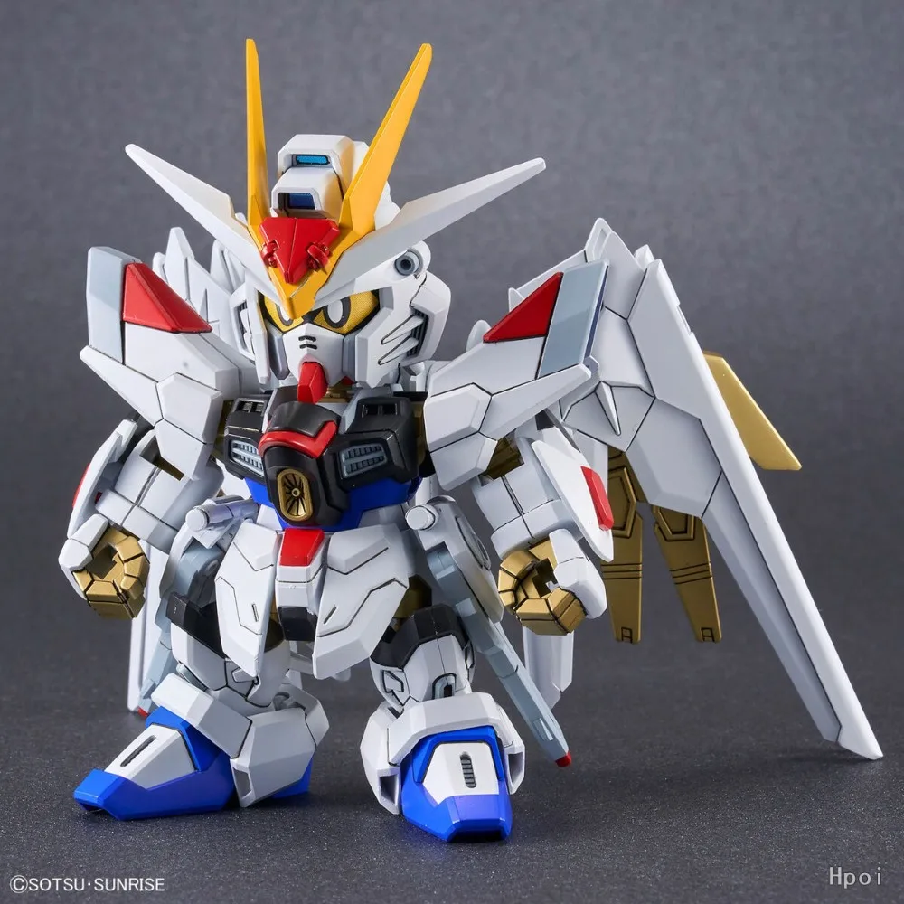 Bandai SDCS Mighty Strike Freedom Gundam Kit Dual‑SD‑CS‑Frame‑Shape Decor Slidable‑Wing‑Structure Gold‑Tone Hobby Assembly