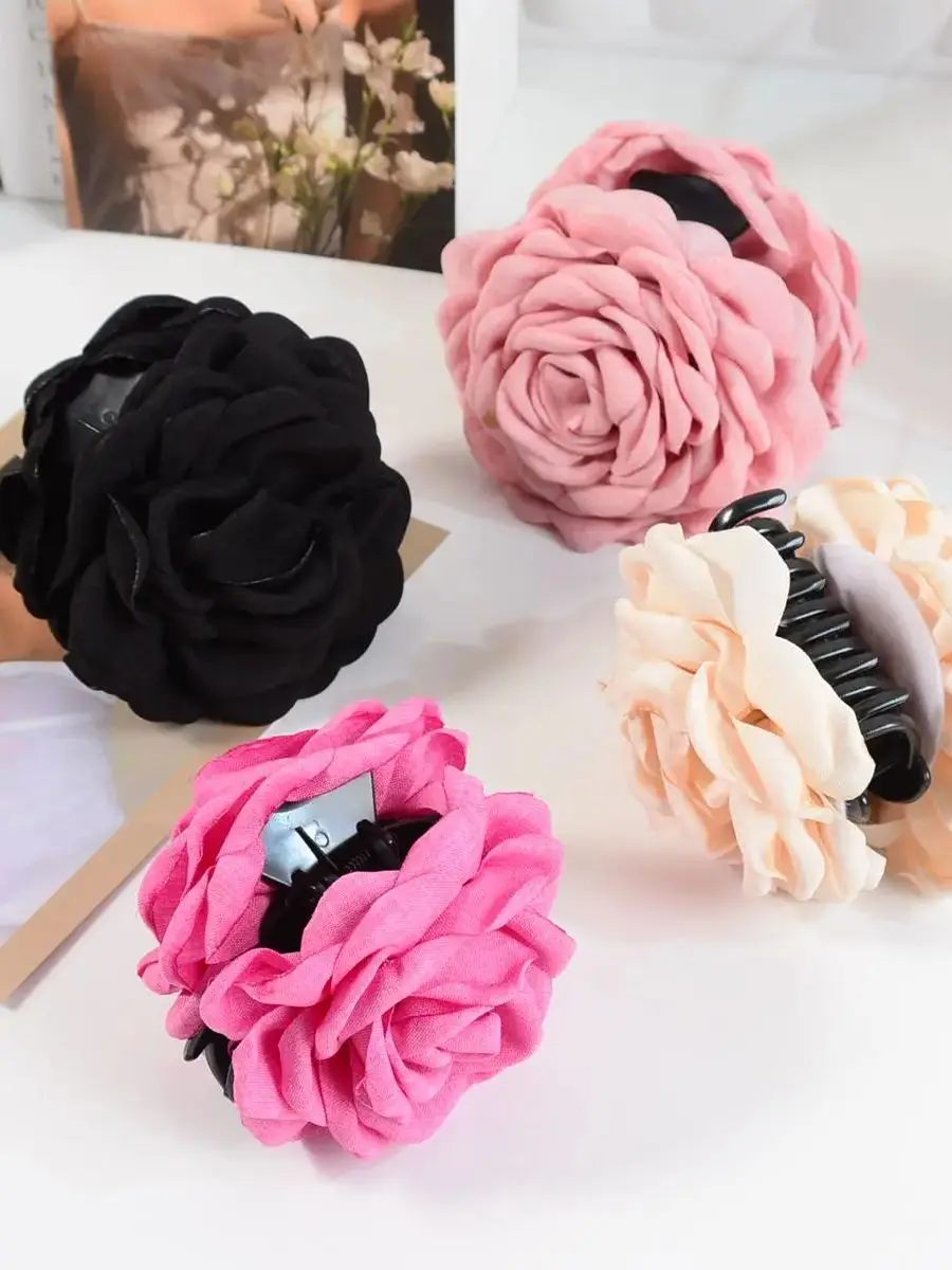 Vintage-Haarspange aus einfarbigem Stoff, modisches Haaraccessoire für Mädchen, dreidimensionale Rosenblüten-Haarspange für Damen, elegante Haarspange im Hai-Design, handgefertigte Haarspange mit Stoffblume, Damen-Haaraccessoire. – Detail 1