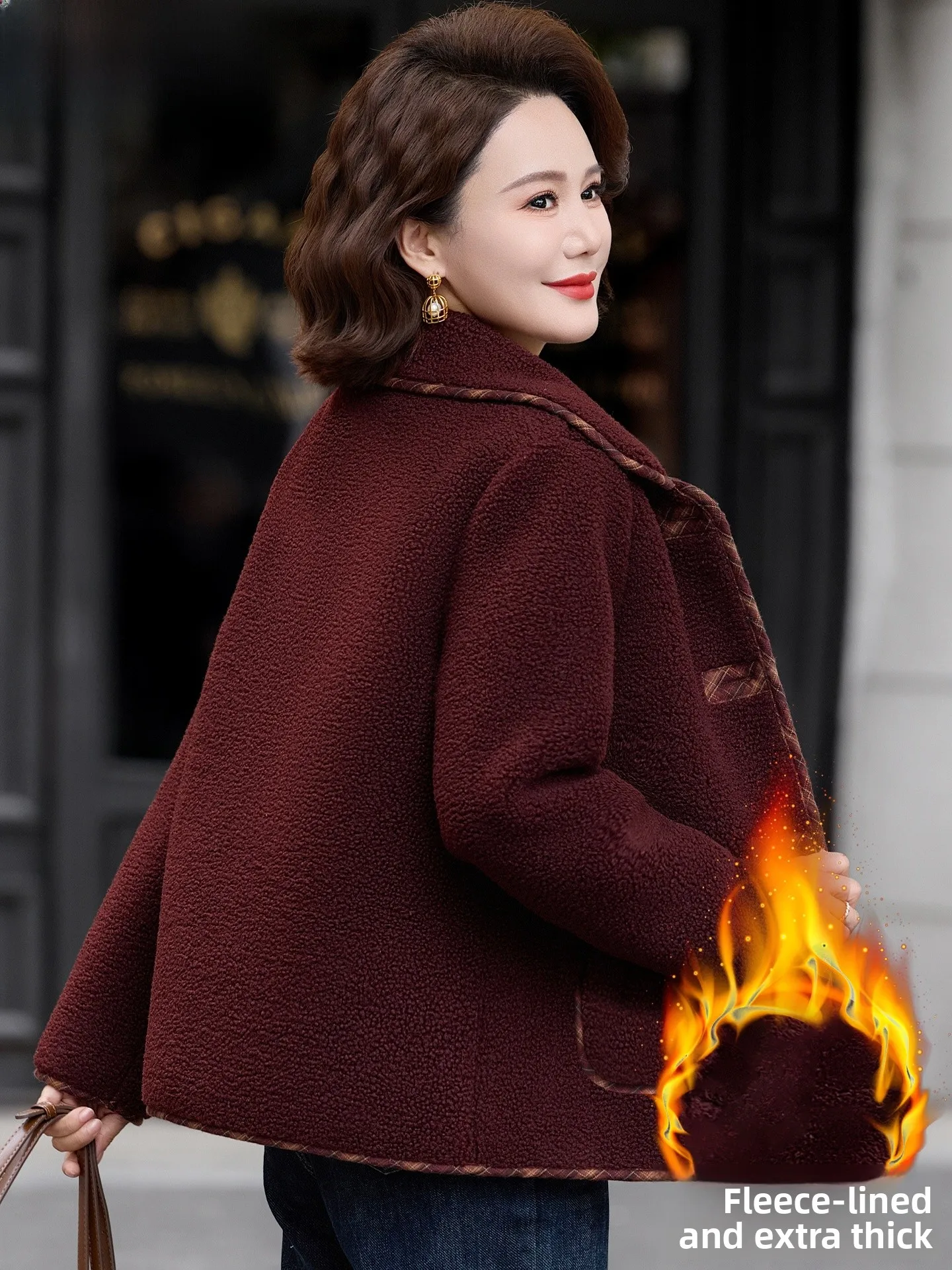 

Lamb Velvet Thiened Winter Coat for Mom Mid-aged And ly Women Faionable Fur Leather Inteated Coat Warm And Sli