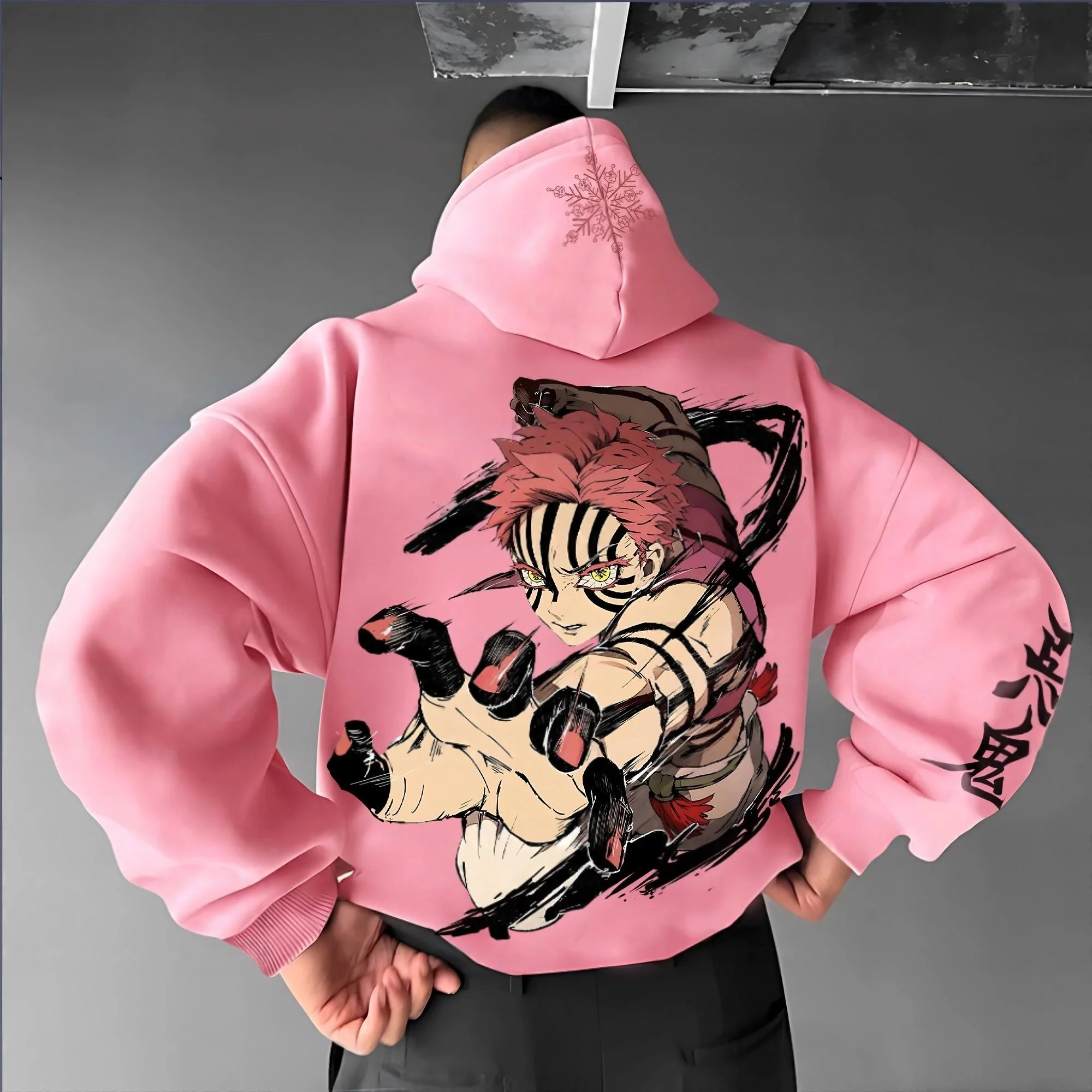 Sudadera con capucha beige Kimetsu No Yaiba con Inosuke Hashibira, doble espada, estampado en la espalda, máscara rosa, diseño frontal, manga con patrón animal, Anime