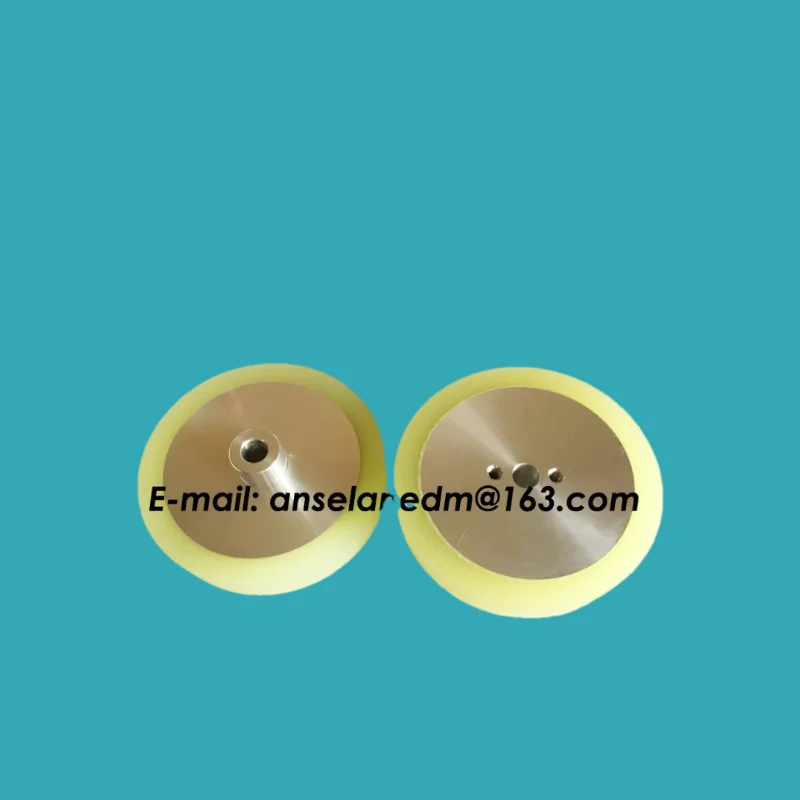 

Верхний уретановый натяжной ролик (Ø100 мм x 10 мм x 20 мм) с монтажными отверстиями M5x2 — S418/3051534