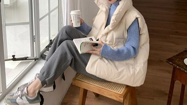 2025 Autumn and Winter Vest, Thick Down Jacket Loose and Versatile Vest Short Jacket for Outerwear