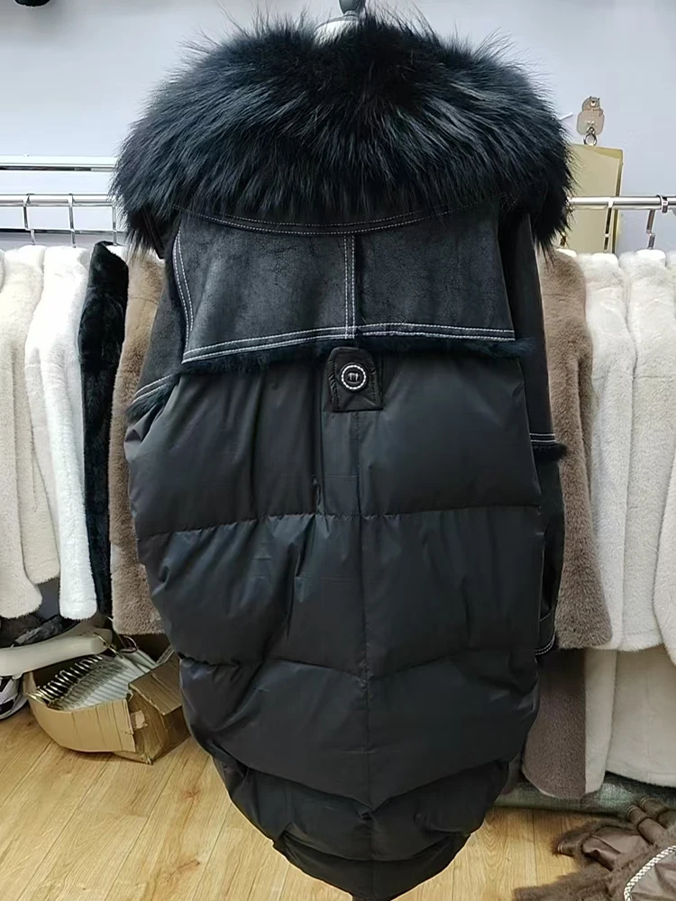 Abrigo de piel de mapache Natural para mujer, chaqueta de plumón de invierno, cuello de gran tamaño, tela de piel de oveja sintética, Chaqueta larga de talla grande