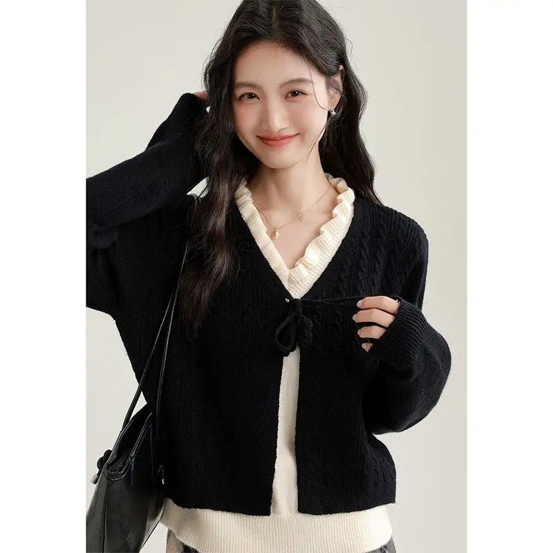 New French Style Fake Two-piece Straps Fashionable Knitted Floral Fur for Women V-neck Wooden Ears Loose Top