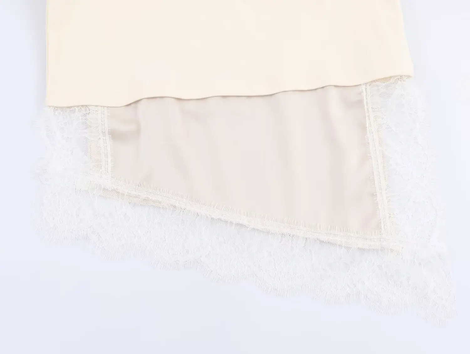 

HH Spring Woman Elegant Round Collar Short Sleeves Splice Lace Decoration Asymmetrical T-shirt Female Chic 2-Color Solid Tops