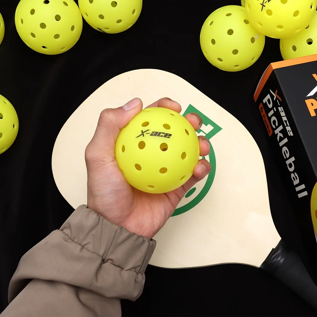 X-ace ピックルボール 12個入り、26穴 室内/屋外兼用 ワンピース成形