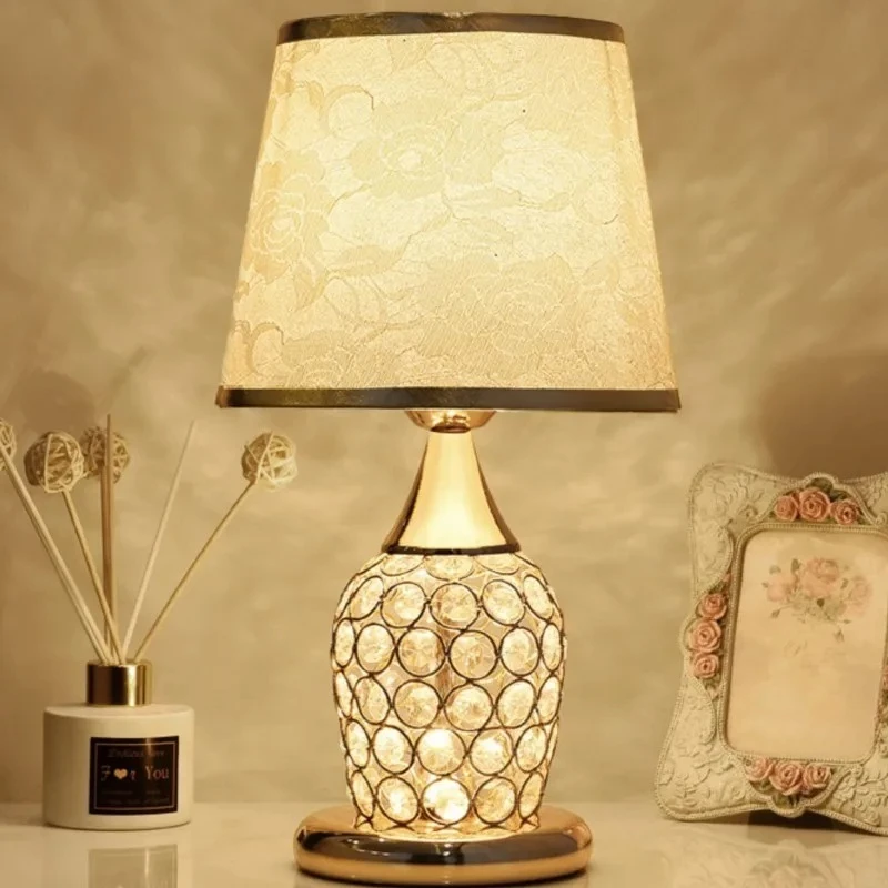 candeeiro-de-mesa-de-cristal-estilo-europeu-simples-moderno-quarto-quente-romantico-criativo-decorativo-lampada-de-cabeceira