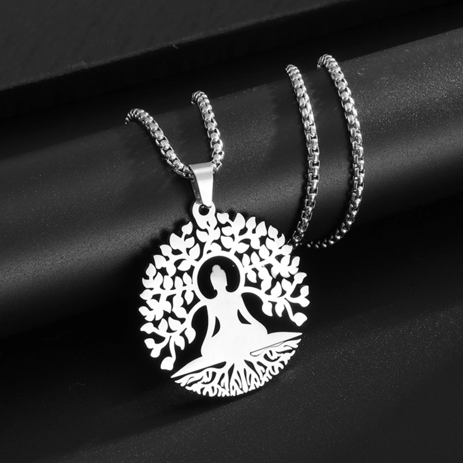 Buddha unter dem Bodhi-Baum Anhänger Halskette Meditation Buddha Charm Yoga Spiritueller buddhistischer Edelstahlschmuck Geschenk für Männer und Frauen – Detail 2