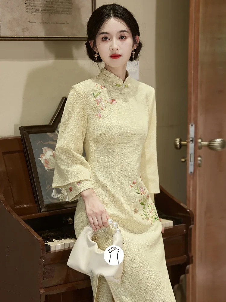 

Потрясающий желтый Young Sle Красивый длинный длинный платье в стиле ретро с наклонным воротником и низким разрезом для молодых девушек