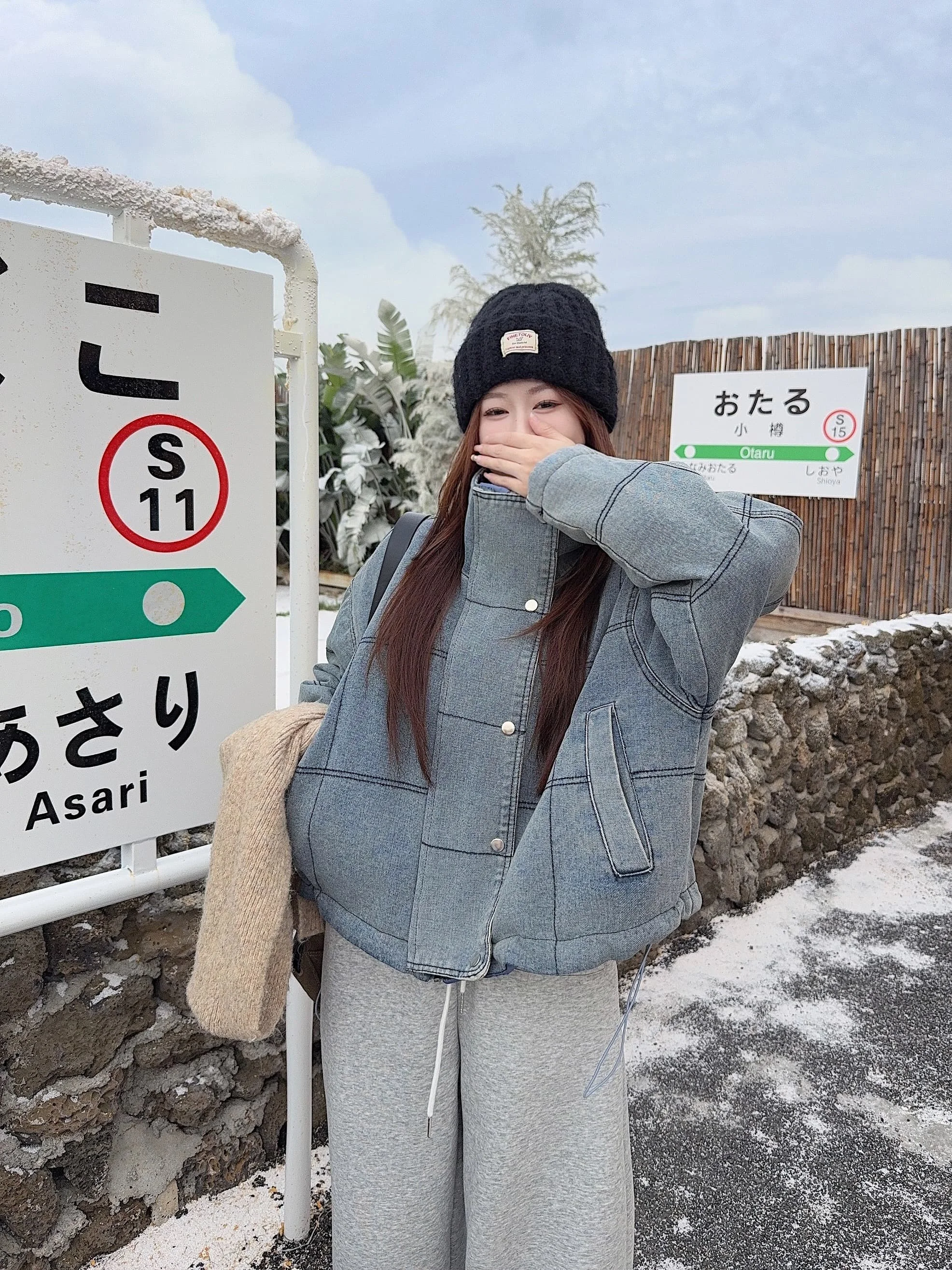 Cappotto di jeans con cappuccio in pelliccia di peluche da donna invernale con bottoni vestibilità regolare per il tempo libero ufficio urbano con cappuccio telai a strati collo alto trapuntato quotidiano