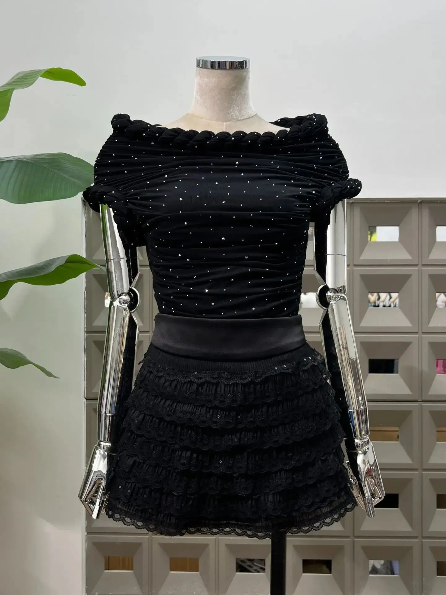

Summer 2025 New Arrival Sweet Spicy Rhinestone Blouse Lace Cake Skirt Two-Piece Set Party Prom Women Outfit Fashion Versatile