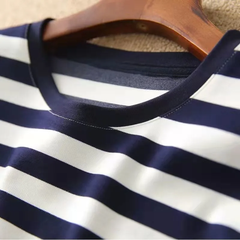 Modieuze gestreepte kanten dames losse trui-jurk met korte mouwen en contrasterende kleur met ronde hals