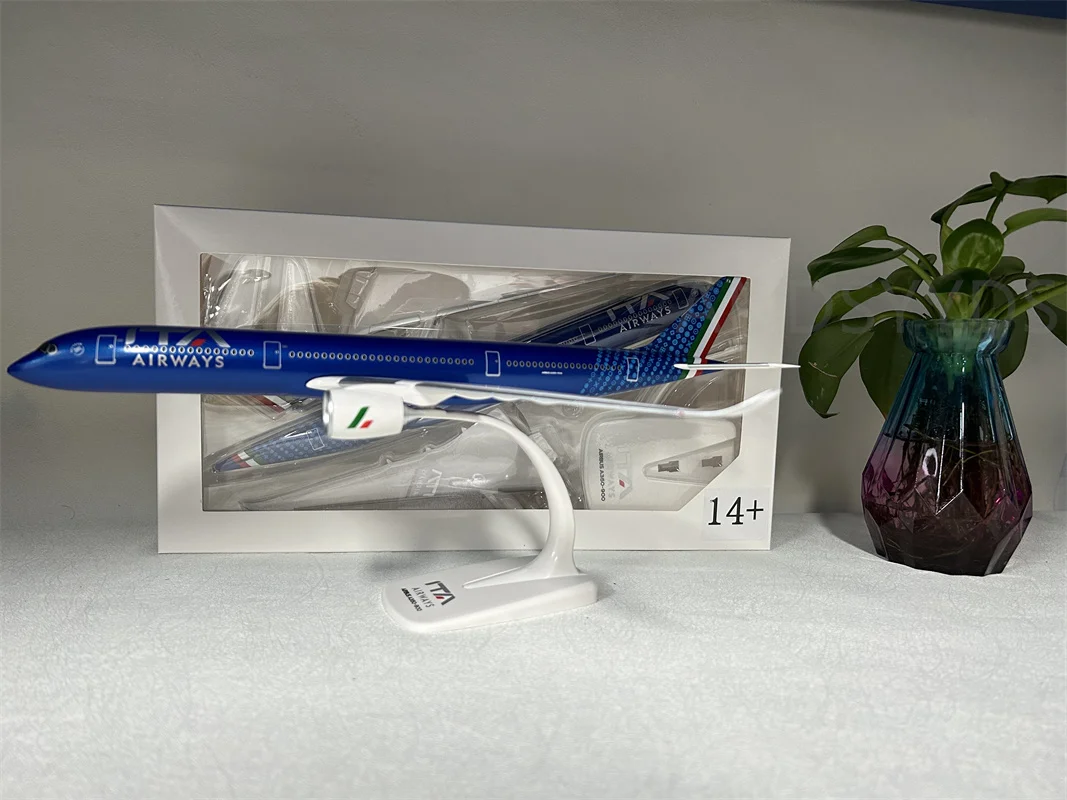 

1/200 Scale 36CM A350 A350-900 ltaly ITAAirline Aircraft Plastic ABs Assembly Plane Model Airplanes Model For Collection
