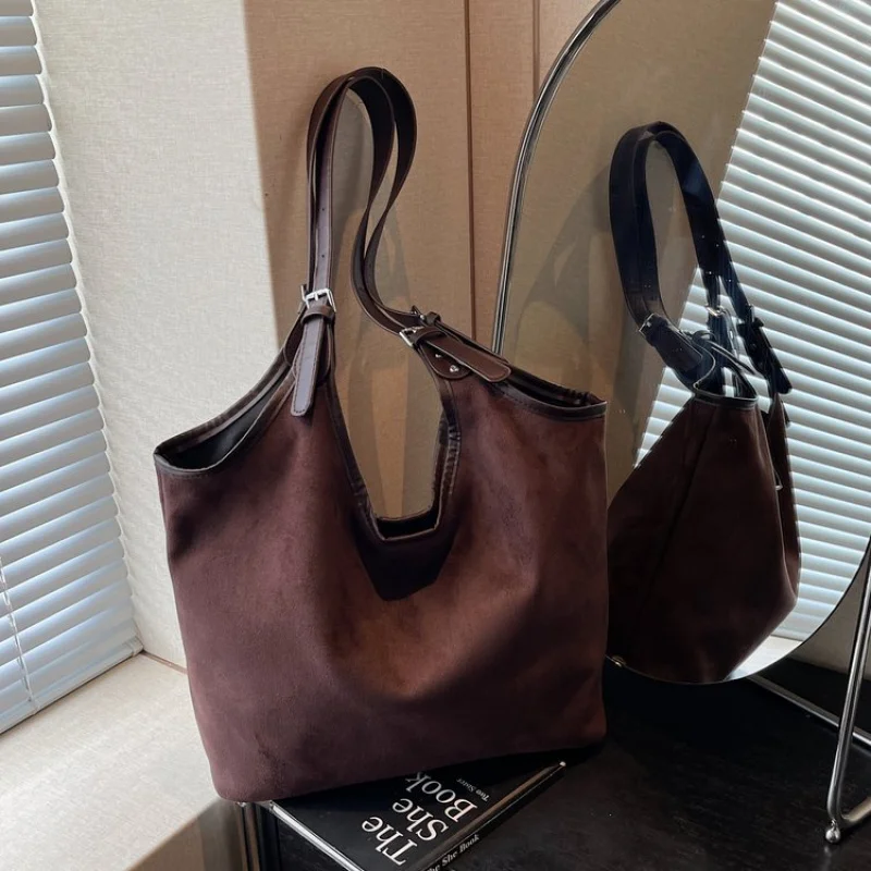 

High-End Women's Shoulder Bag Made Of Fine Leather Boasting High-End Lasting Daily Style​