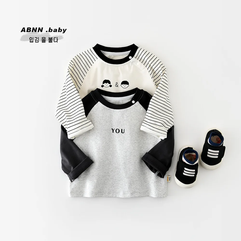 2026 ربيع جديد طفل طويل الأكمام تي شيرت القطن الرضع الفتيان عادية مخطط تي شيرت الفتيات طباعة قاع القمصان طفل الملابس