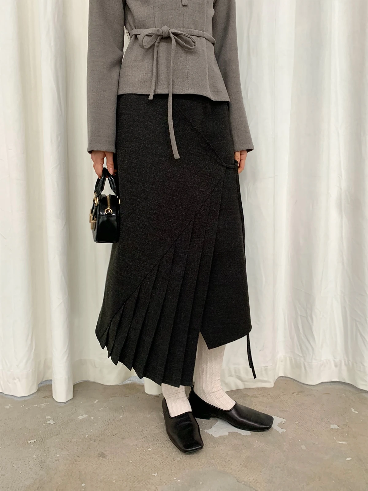 

Dorydory Mid-Length Asymmetrical Pleated Skirt Autumn Winter Sle Polyester Viscose Spandex Blend Women's Faion