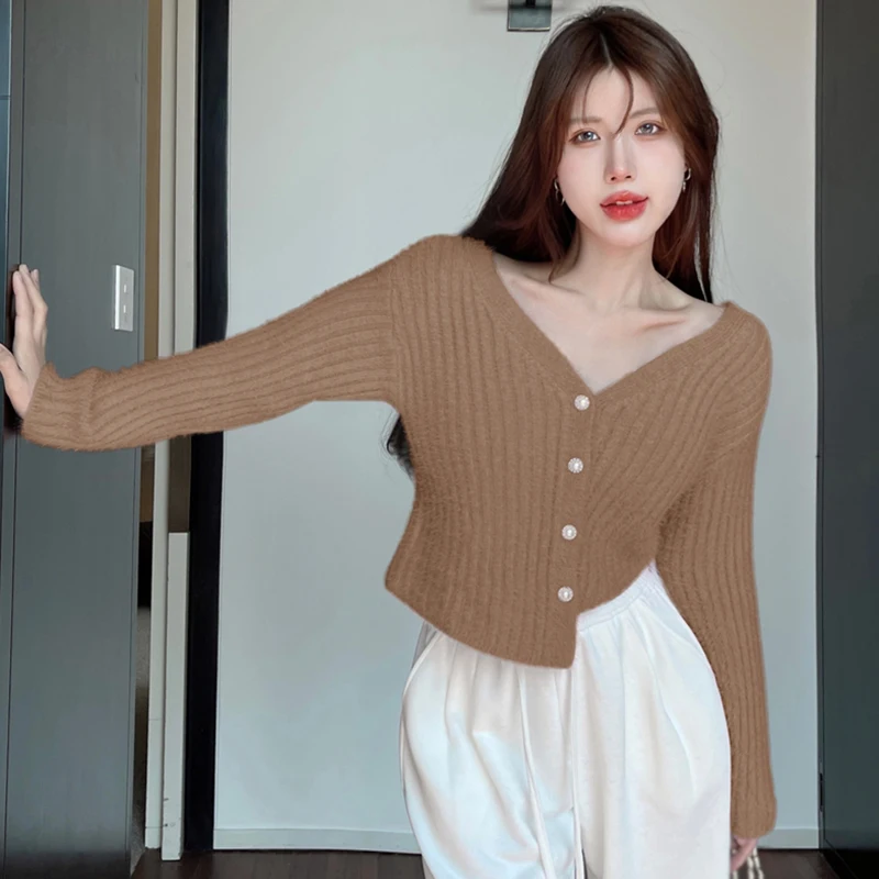 Knitted V-Neck Cardigan For Women Long Sleeves Short Style Sweater Solid Colour Pearl Buckle Plush Top Comfortable Autumn Winter