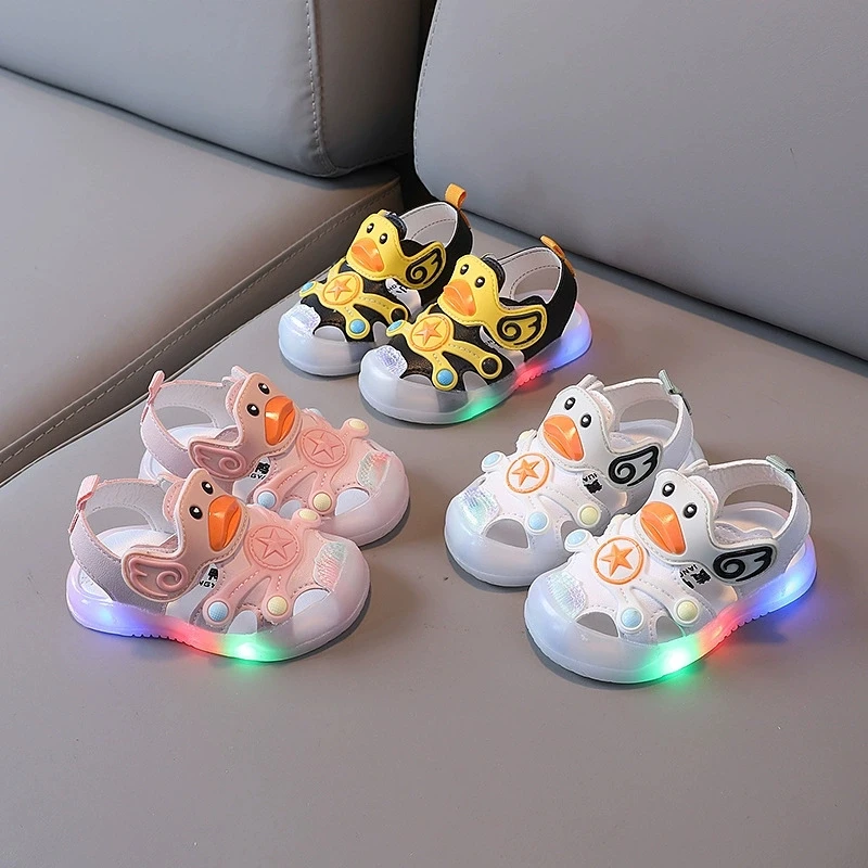 

Summer Cartoon LED Lighted Children Sandals Anti-Slip Kids Shoes Breathable Soft Sole Lovely Cute Glowing Baby Shoes Toddlers