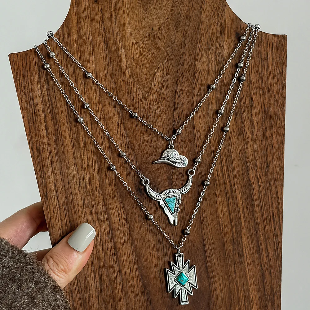 Meetvii Western Cowboy Style Turquoise Multi-layer Necklaces for Women Vintage Flower Plate Bull Head Hat Pendant Neck Jewelry