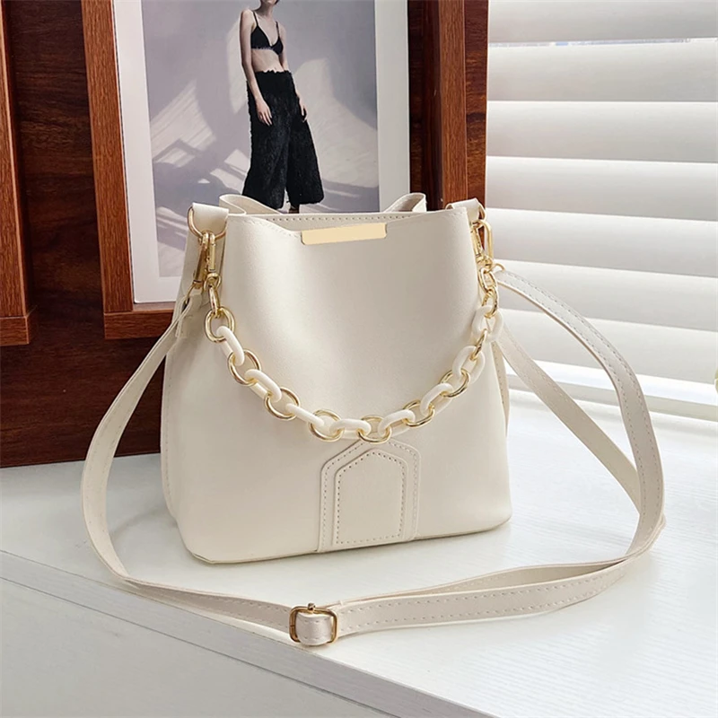 Retro Elegant Female Chain Tote Bucket Bag Women Chain Pu Leather Portable Handbag Travel Fashion Simple Shoulder Messenger Bag