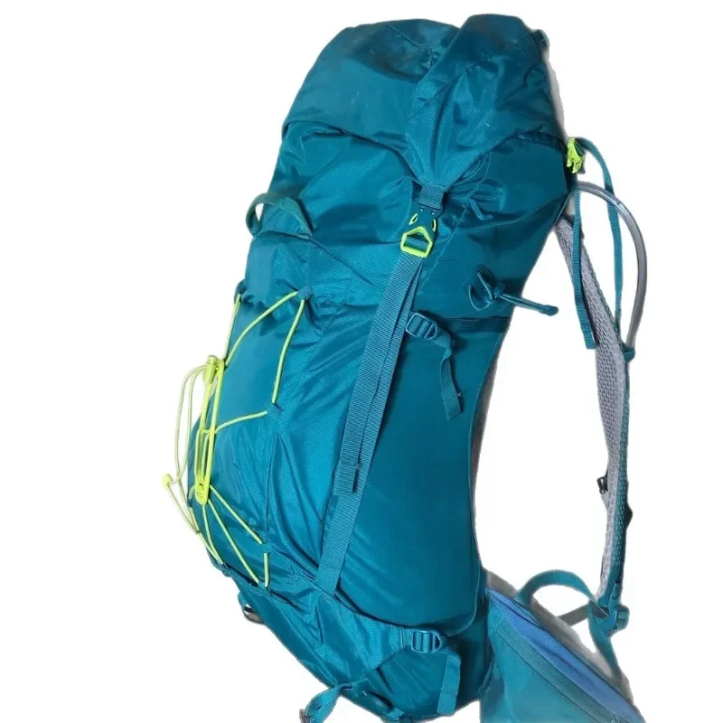 

Outdoor lightweight mountaineering lightweight hiking nylon waterproof backpack portable mountaineering camping
