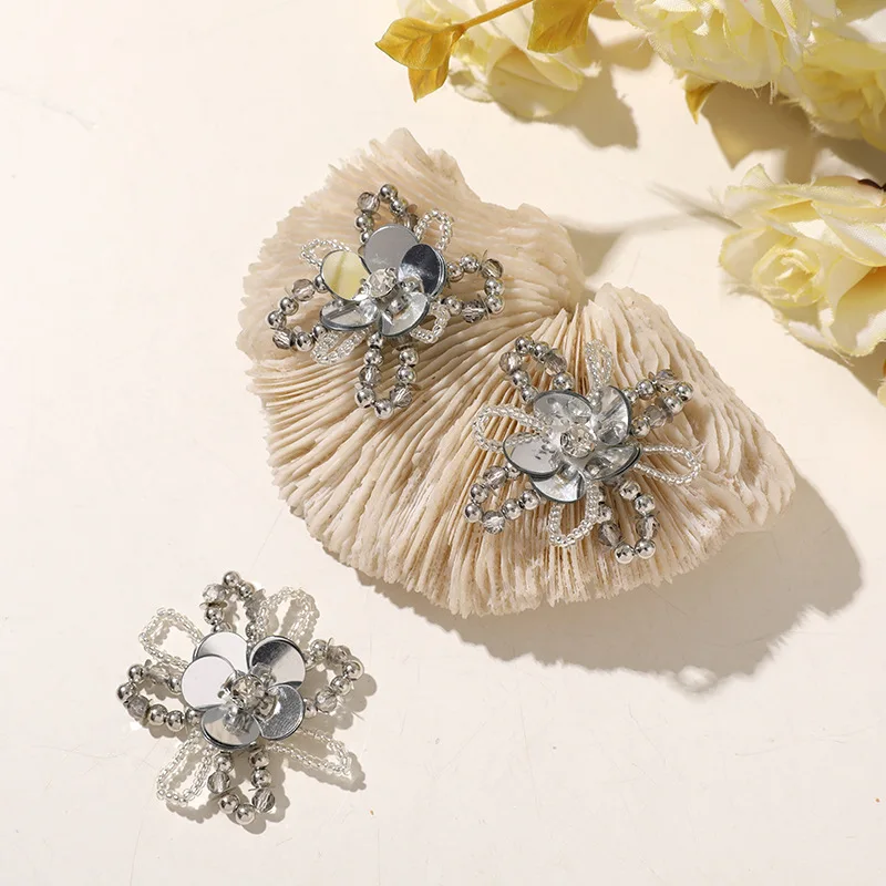 Shoe Charms Silver Sequin Beaded 5 Petal Flower DIY Minimalist Designer Clips for Sandals Clogs Slippers Summer Vacation 1pc