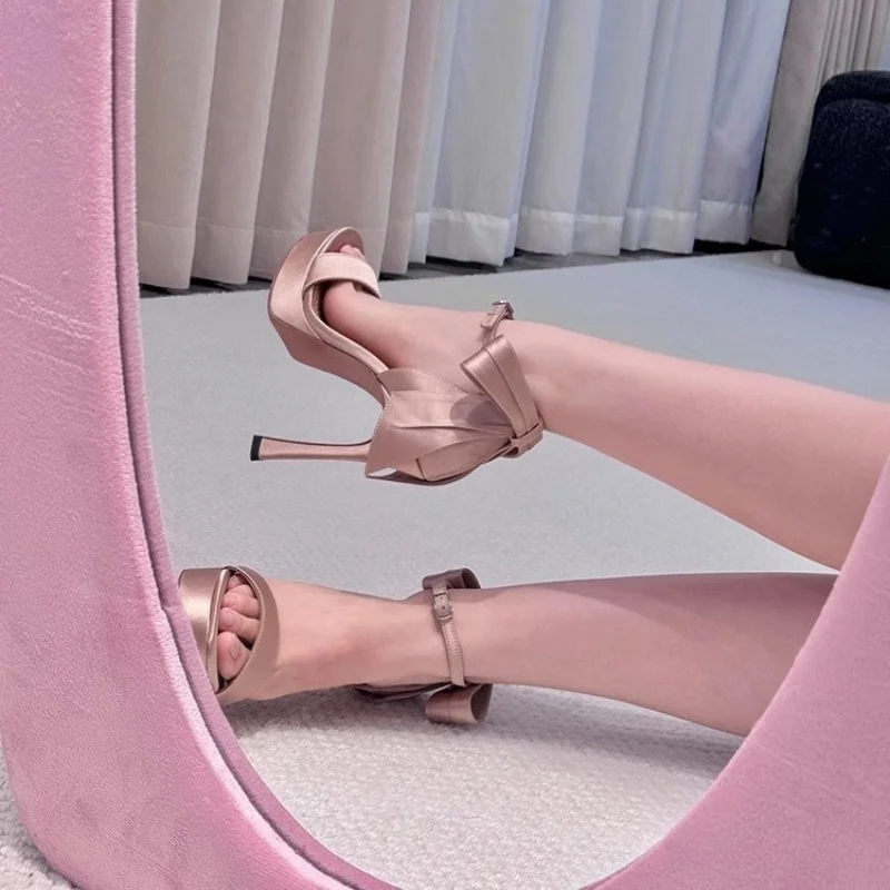 Sandalias tacón needle lazo champagne – Stiletto mujer evento fiesta - imagen 4