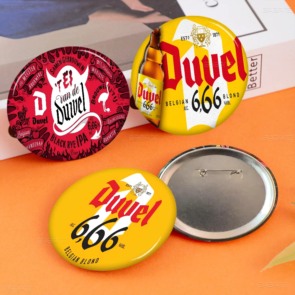 Duvel Beer-insignia con icono de figura de Anime, broche de hojalata hecho a mano para mochila, ropa, adorno para el pecho, regalos, 58mm