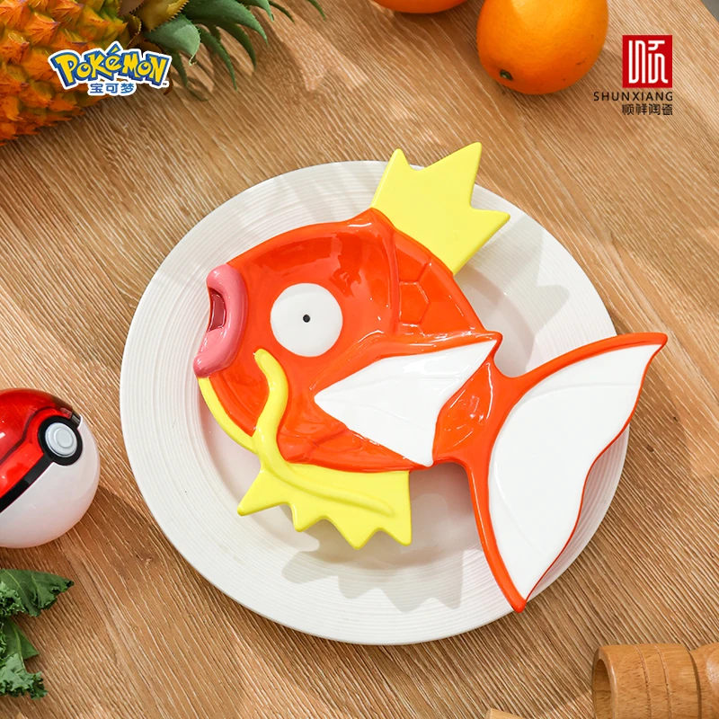 SHUNXIANG بوكيمون Magikarp السيراميك السوشي الساشيمي تخدم صينية، الإبداعية الأسماك على شكل السيراميك طبق سوشي صينية طعام #3