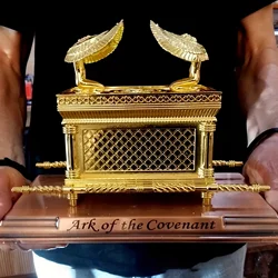Ark Of The Covenant Figurine Golden Plated Copper Stand Jerusalem Replica Statue Jewish Testimony Judaica Gift Home Ornaments