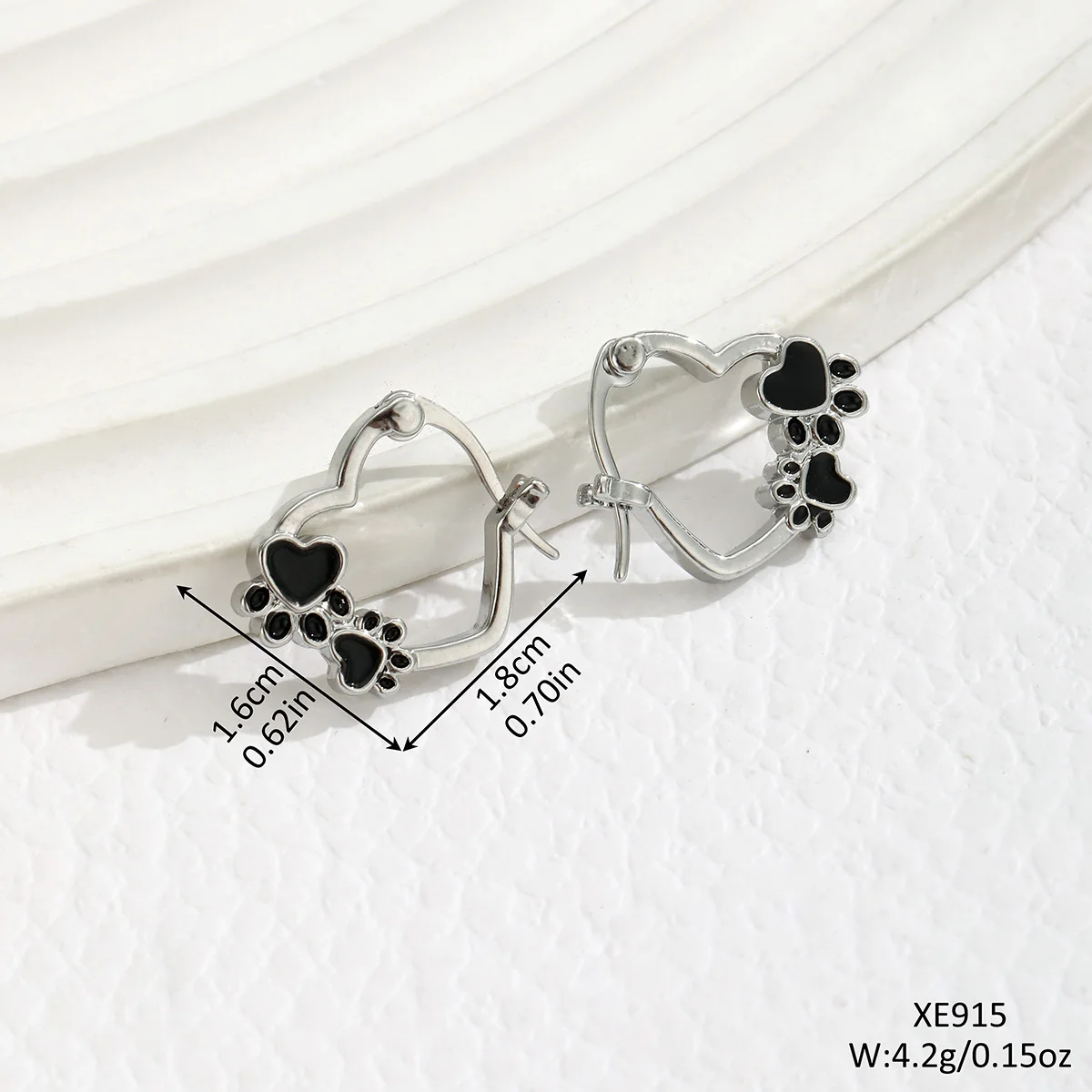 A Pair of Creative New Cat and Dog Footprint Earrings, Simple and Fashionable Oil Dripping Cute Little Animal Love Earrings Whol