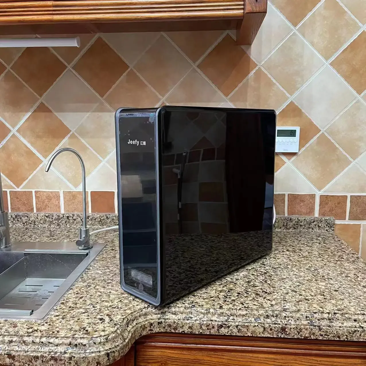 تحت الحوض 800G منقي مياه عالي التدفق بدون خزان مع فلتر للمطرق المائية المتكاملة سهلة التركيب