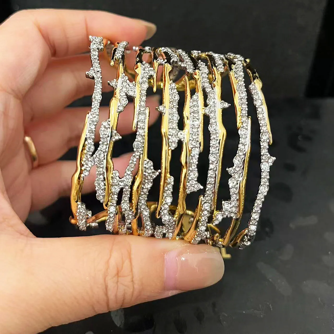 Jewelry & Accessories Fashion Style Inlaid Zircon Hollowed-Out Geometric Open Bracelet For Women And Men's Party Gifts