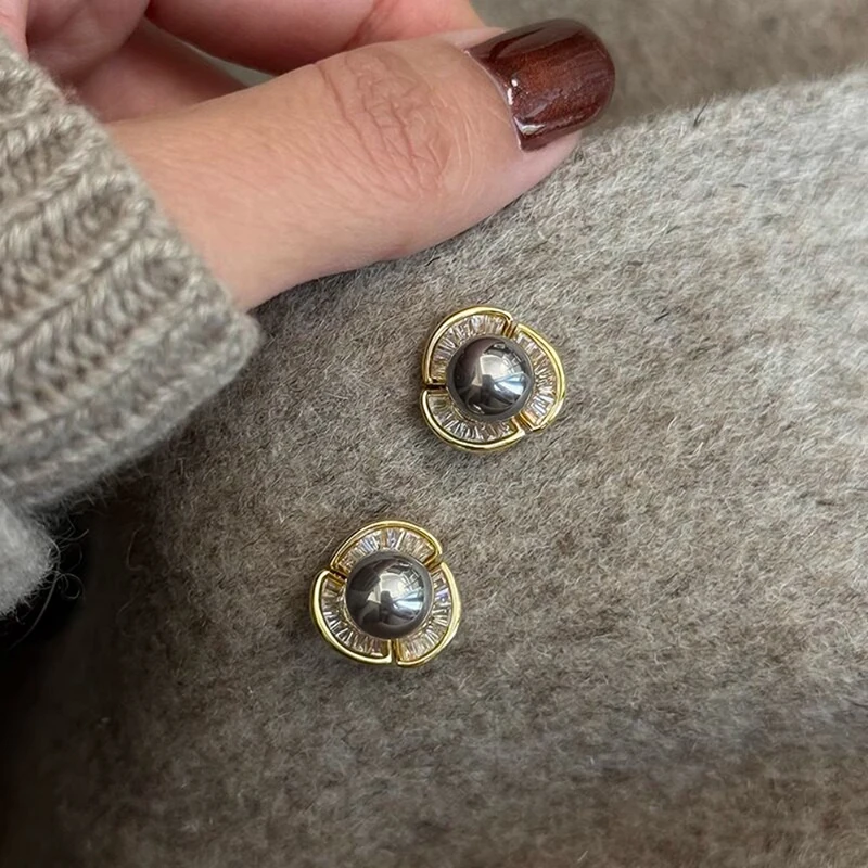 Huitan Dainty Flower Shaped Stud Earrings with Grey Imitation Pearl Fashion Punk Party Accessories Female Charms Elegant Jewelry