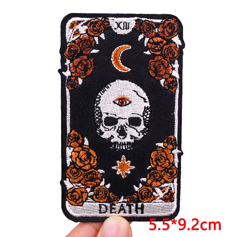 PATCH TOPPA TERMO ADESIVA TESCHIO CON SPADA SKULL PATCH TOPPA TERMO ADESIVA TESCHIO CON SPADA SKULL