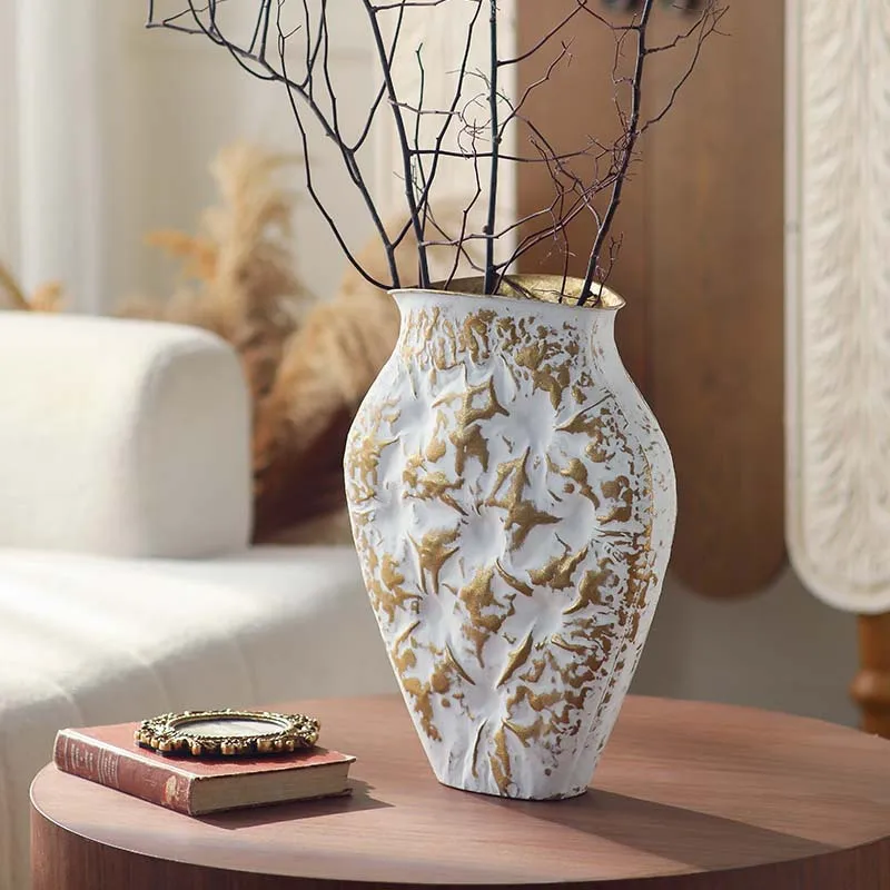 Wabi Sansan retro weng-shaped vase, high-end home decoration ornament, personalized creative metal artwork flower ware